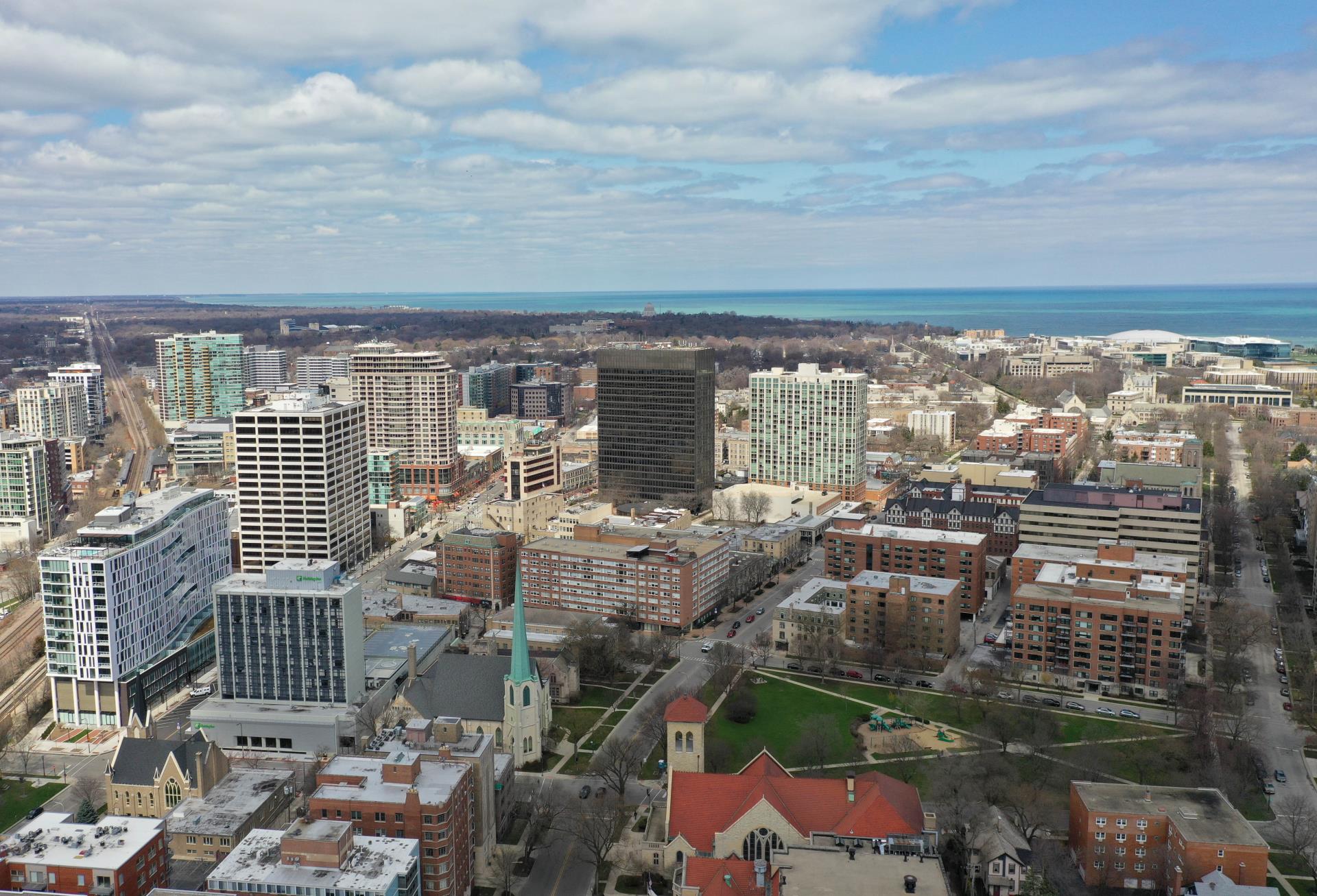 DowntownEvanstonAerial_OrringtonBuildingcentered_creditPatrickHughesJr